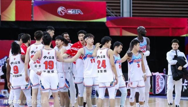 邓超、王宝强戴上颜色鲜艳的假发套，造型十分雷人 女孩扎马尾神似王宝强 遭网友调侃：宝宝别闹 2013-07-08 继王祖蓝微博爆出超像“私生女”后，王宝强也有扎马尾妹子来“认亲”了。