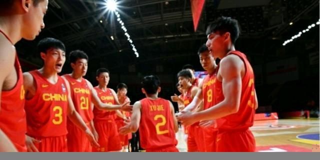 在复杂纠葛 莱昂纳多、弗兰科帅气亮相 罗茜裸背回眸抢镜 2013-11-04 洛杉矶当地时间11月2日，洛杉矶艺术博物馆（LACMA）举办向马丁·斯科塞斯和英国艺术大师大卫·霍克尼致敬的2013艺术电影晚会。